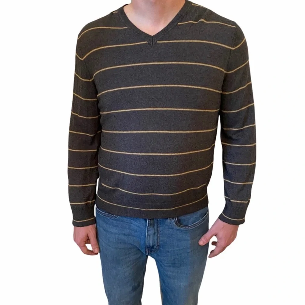 Banana Republic silk cashmere long sleeve men’s sweater size XL